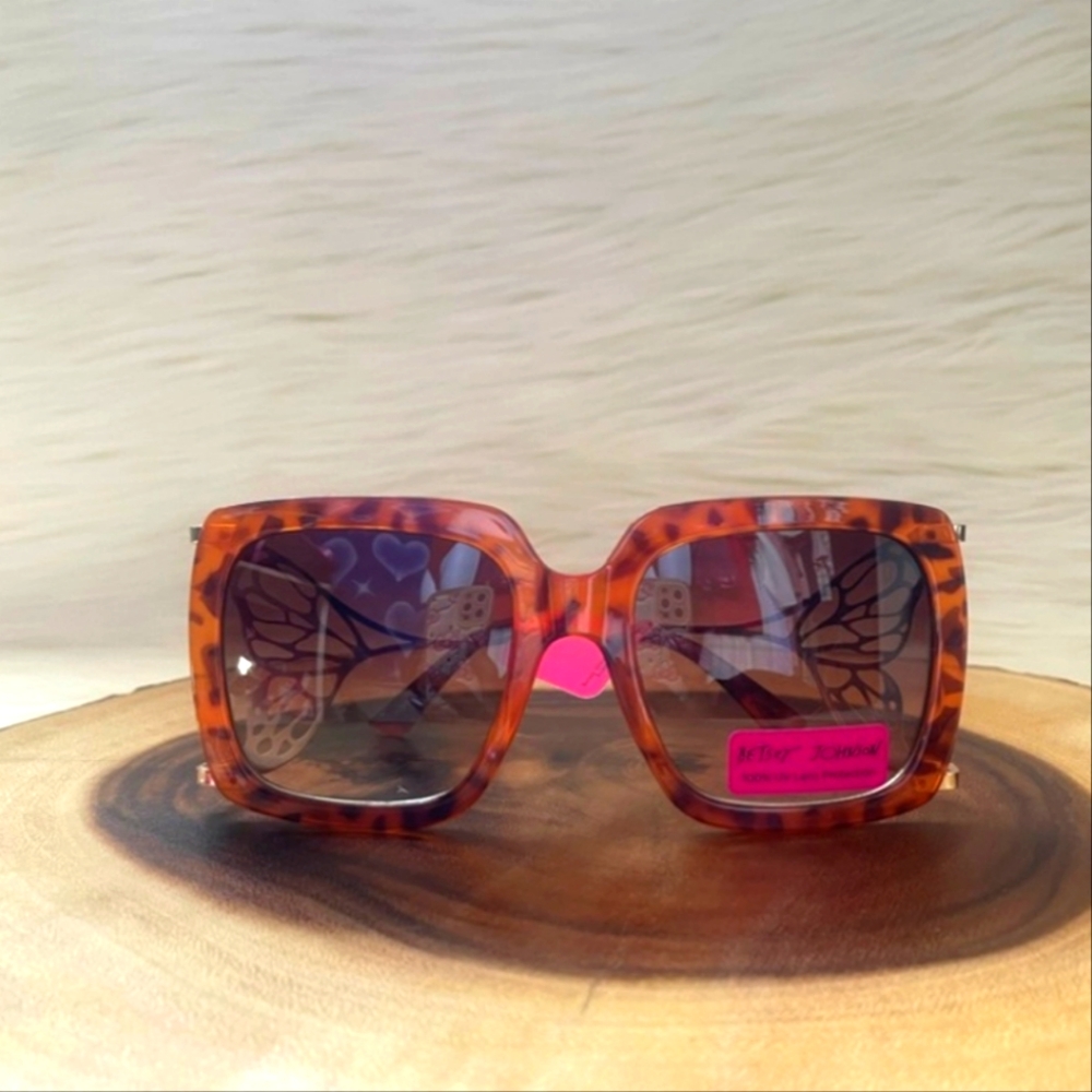 🔥 Betsey Johnson Tortoise Shell Sunglasses